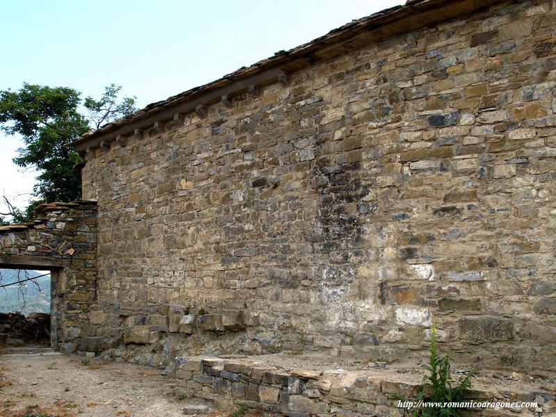 VISTA NORTE. RESTO DE LA ABADIA